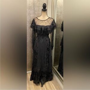 Preen by Thornton Bregazzi Elegant Black Lace Evening Dress, XS